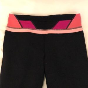 Lululemon Groove Flare Pant size 6